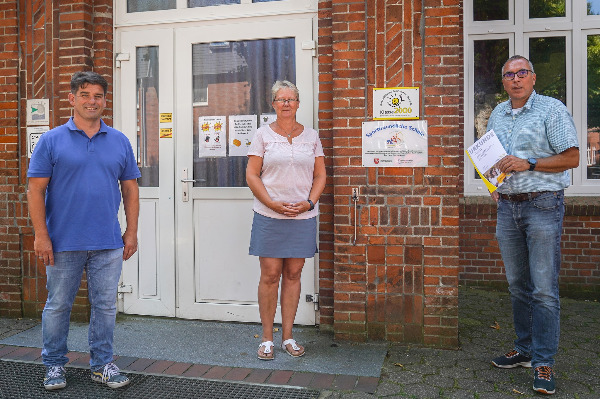 Urkunde für Projekt „Klasse 2000“ an Grundschule Borkum übergeben